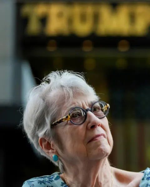 Jessica Leeds at a 2024 press conference outside Trump Tower.