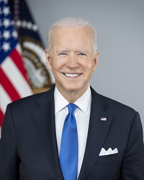 Official presidential portrait of Biden.