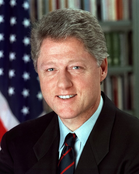 Official presidential portrait of Clinton.