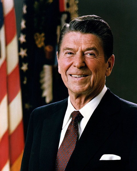 Official presidential portrait of Reagan.